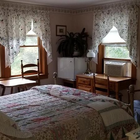 Eastgate Inn B&B 莱诺克斯 外观 照片